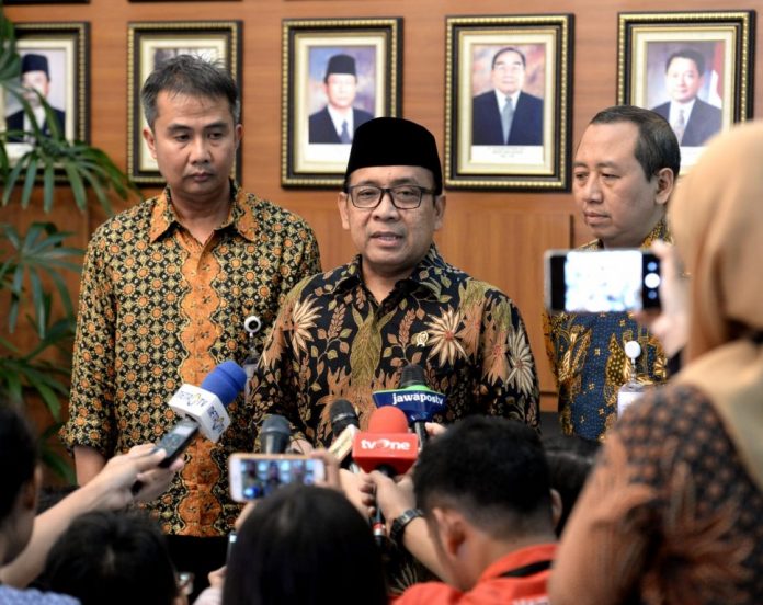 Pratikno saat memberikan keterangan pers